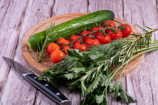 Légumes lavés pour faire une salade