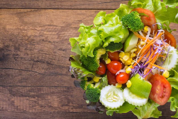 Légumes mélangés de salade en Asie.