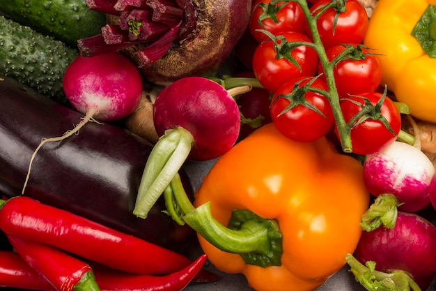 Légumes multicolores. Une alimentation saine pour l'alimentation et le mode de vie.