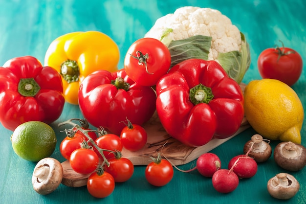 Légumes tomate poivre champignon oignon chou-fleur