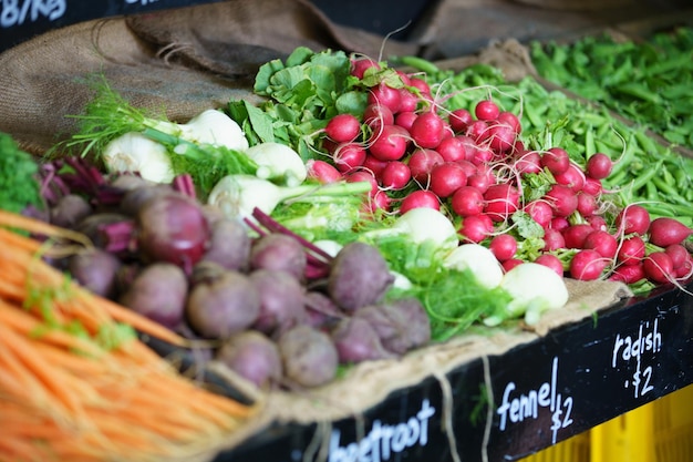 Photo légumes à vendre sur le marché