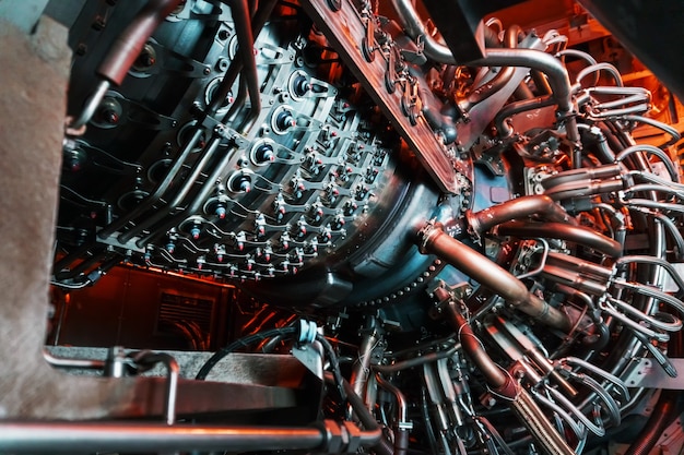 Élément d'une turbine à gaz de haute technologie avec un système d'alimentation en combustible réactif. Industrie lourde et industrie.