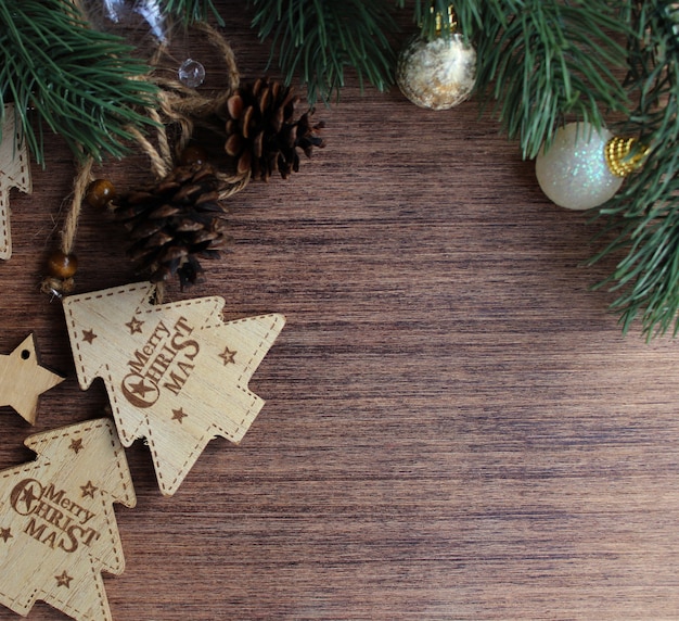 Éléments de Noël sur fond en bois