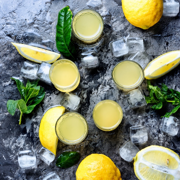 Photo lemoncello, liqueur italienne au citron