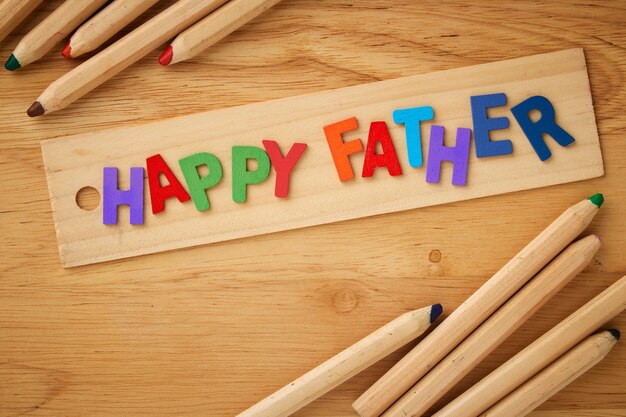 Photo lettre en bois de fête des pères heureux