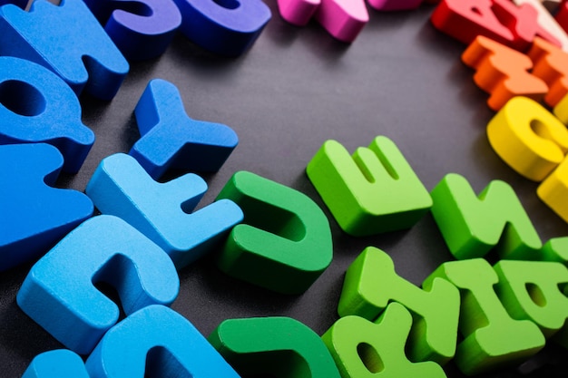 Photo lettres colorées de l'alphabet en bois