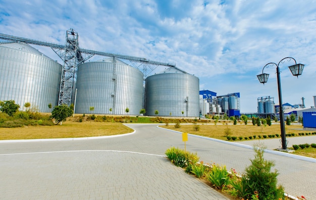 Élévateur à grains en zone agricole Grenier avec équipement mécanique pour la réception de l'expédition de grain de séchage de nettoyage