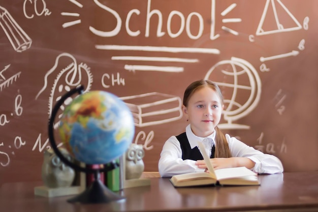 Élève en classe à l'école 1er septembre les vacances