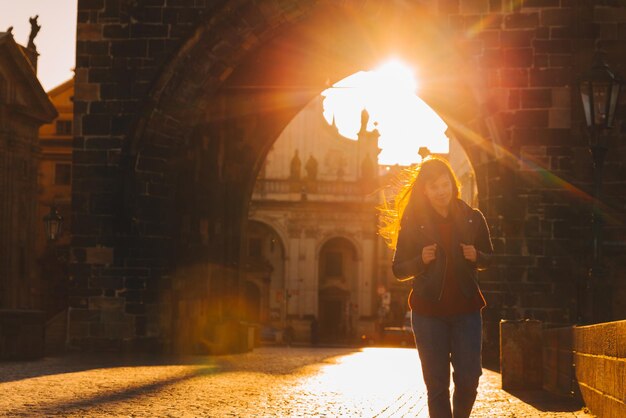 Lever du soleil au pont charles à prague