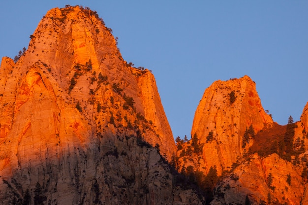 Photo lever du soleil dans les montagnes de sion