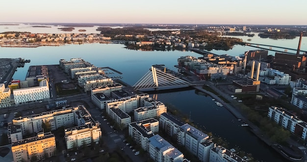 Le lever du soleil d'été de Ruoholahti 04