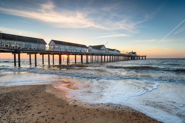 Lever du soleil sur la jetée de Southwold