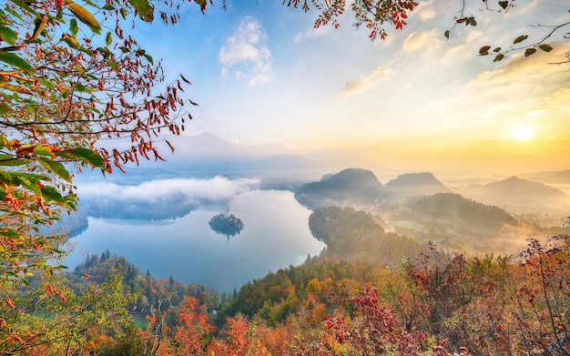 Un lever de soleil fabuleux sur la célèbre destination touristique du lac de Bled
