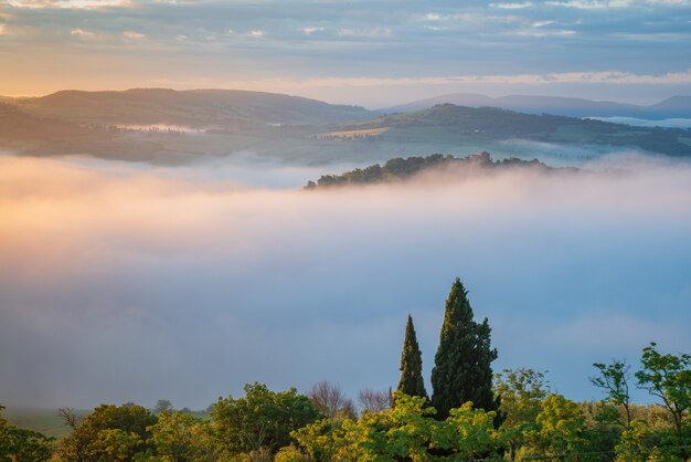 Lever de soleil sur le Val d'Orcia