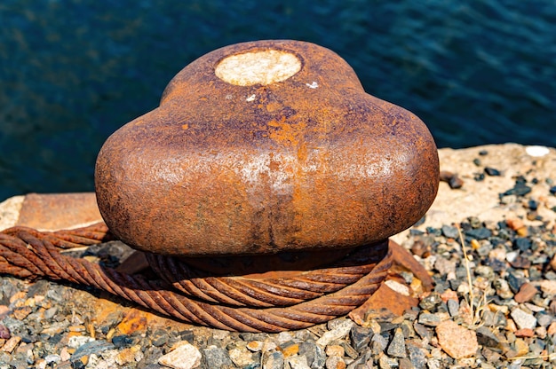 Lieu d'amarrage des navires à la jetée