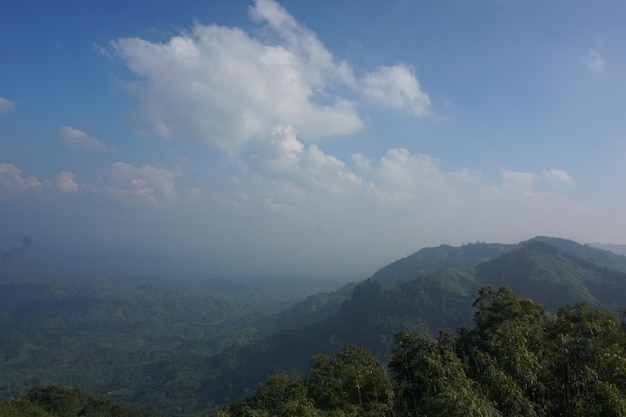 Le lieu touristique de Nilgiri Bandarban au Bangladesh