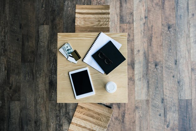 lieu de travail d'affaires sur la table