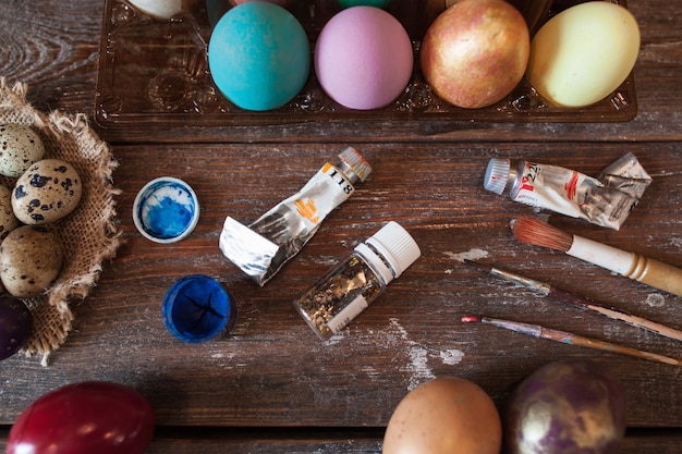 Lieu de travail d'artisan avant Pâques