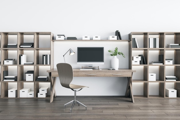 Lieu de travail à la maison de style écologique moderne avec table en bois avec chaise d'ordinateur et parquet au sol