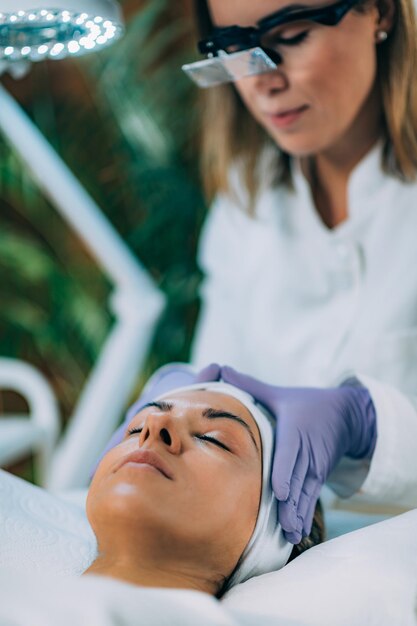 Lifting des cils en salon de beauté