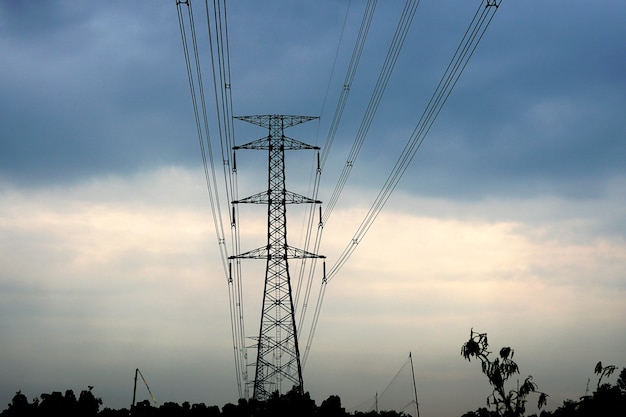 Ligne de transmission électrique Tour haute tension