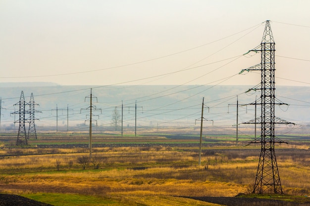 Lignes électriques de transport d'électricité