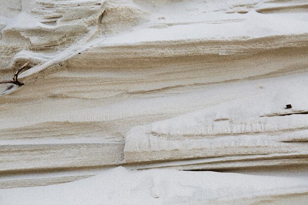 Lignes horizontales dans le sable