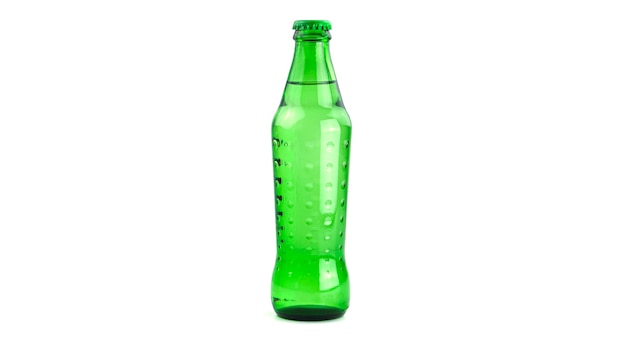 Photo limonade au citron vert sur fond blanc