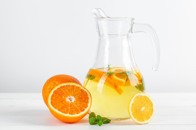 Limonade aux agrumes, boisson d'été.