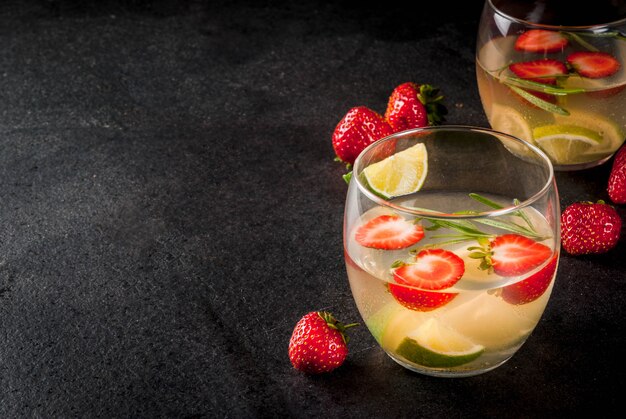 Limonade aux fraises et romarin