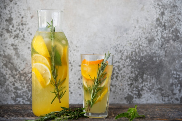 Limonade d'orange maison aux agrumes et menthe