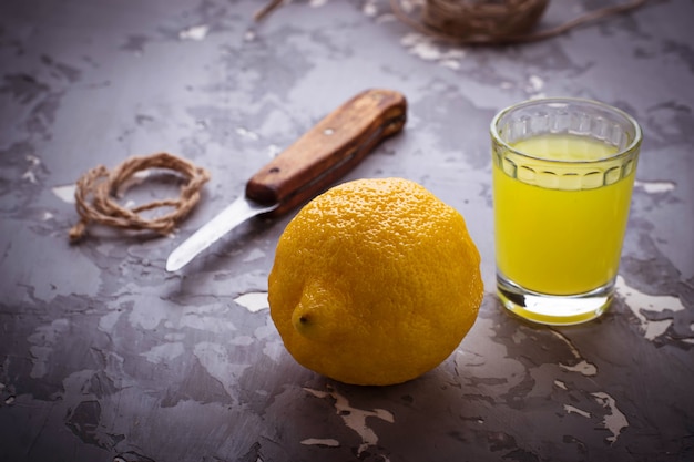 Limoncello, liqueur italienne aux citrons