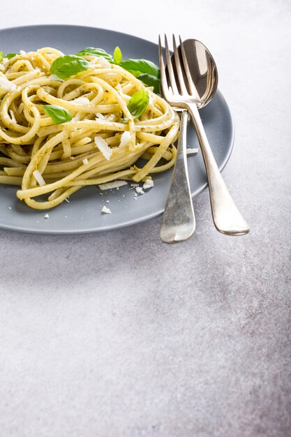 Linguine au pesto vert