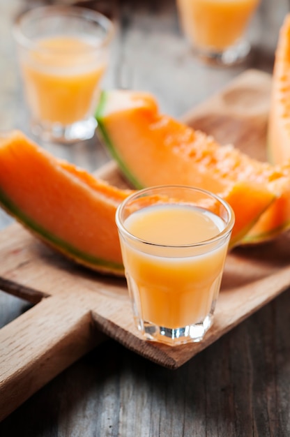 Liqueur alcoolisée sucrée au melon