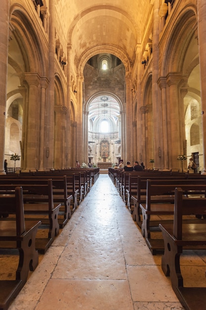 LISBONNE - 24 JUIN : Cathédrale Se (la cathédrale patriarcale de Sainte-Marie-Majeure) le 24 juin 2014 à Lisbonne, Portugal