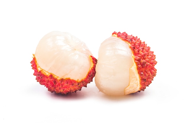 litchi isolé sur fond blanc