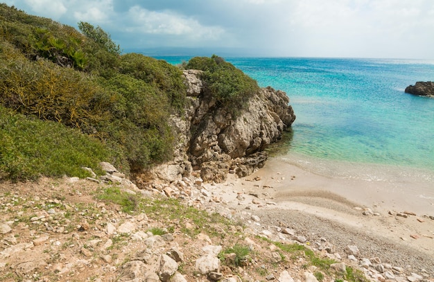 Littoral d'Alghero un jour nuageux Tourné en Sardaigne Italie