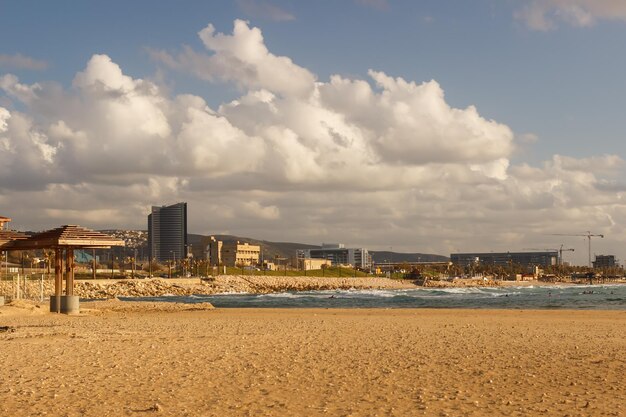 Littoral de Haïfa. plage du Carmel