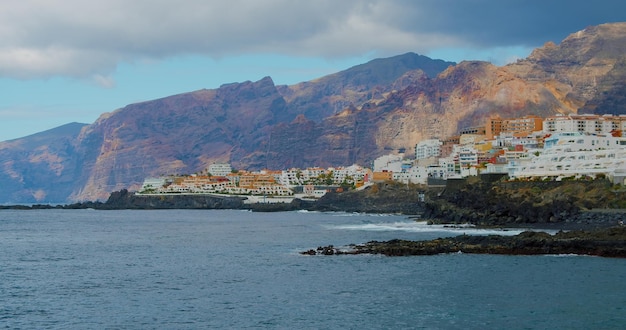 Littoral de l'océan Atlantique ville Puerto de Santiago falaises Los Gigantes Santiago del Teide Tenerife Canaries