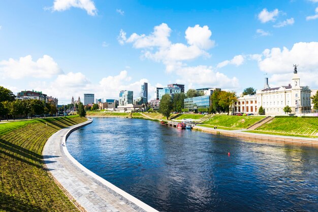 Photo lituanie, vilnius, rivière neris, neustadt