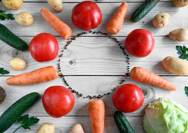 Livraison d'aliments sains fond Photo alimentaire de divers légumes tomates concombres carottes