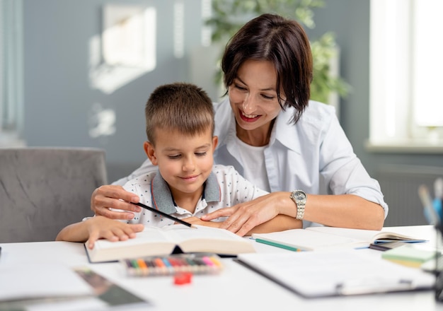 Livre de lecture mère et fils