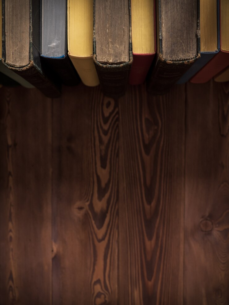 Photo livres debout sur la table, fond de fond