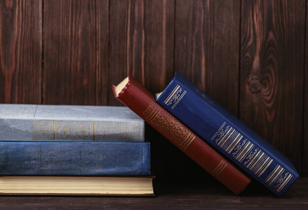 Photo livres à l'intérieur. bibliothèque d'accueil. la connaissance est le pouvoir