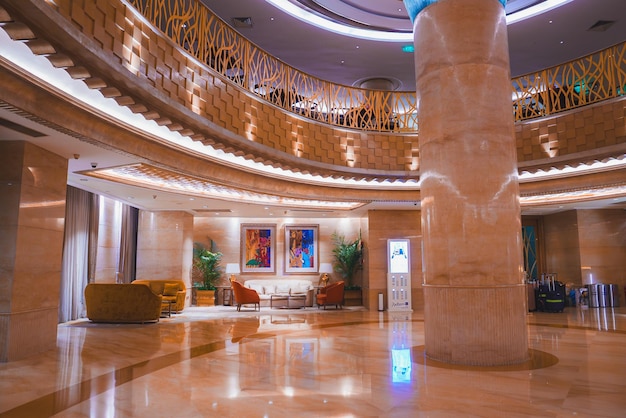 Lobby d'hôtel de luxe avec un design élégant à Shanghai