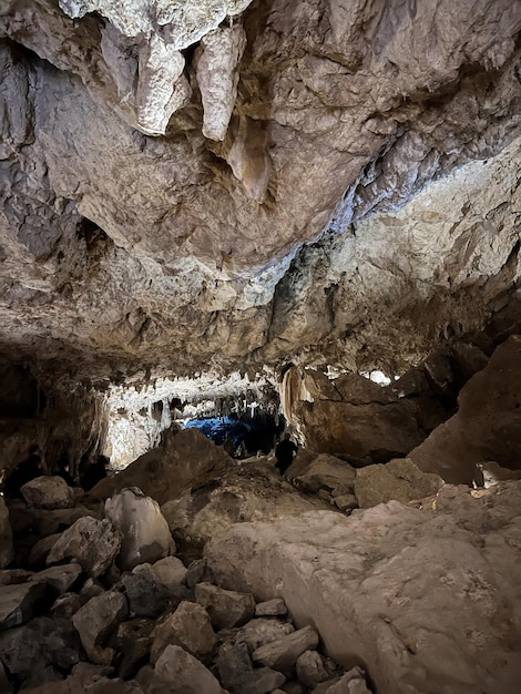 Lombriv est la plus grande grotte d'Europe. Lombriv est l'une des grandes places les plus visitées de l'Arige