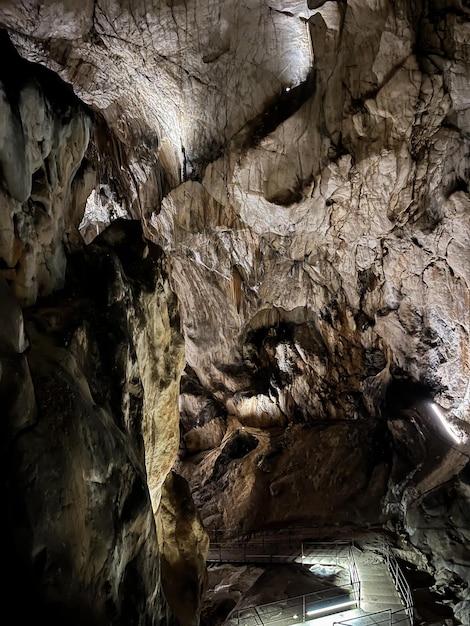 Lombriv Est La Plus Grande Grotte D'europe. Lombriv Est L'une Des Grandes Places Les Plus Visitées De L'arige