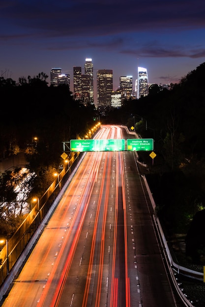 Los Angeles Downtown City Skyline Heure de pointe Trafic Crépuscule