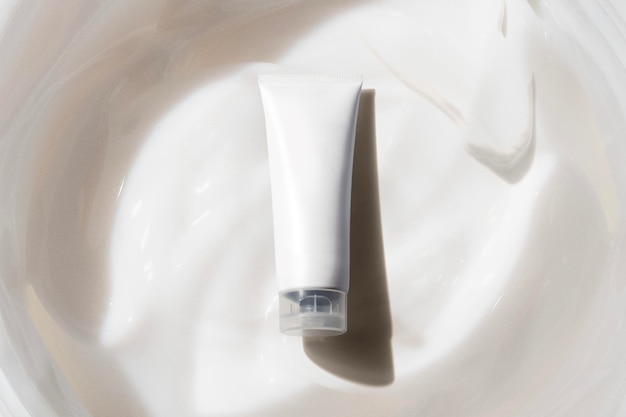 lotion pour le corps de spa, gommage, sucre et sel, tache avec soin de la peau, concept cosmétique, gel de bain pour le traitement d'hygiène du visage