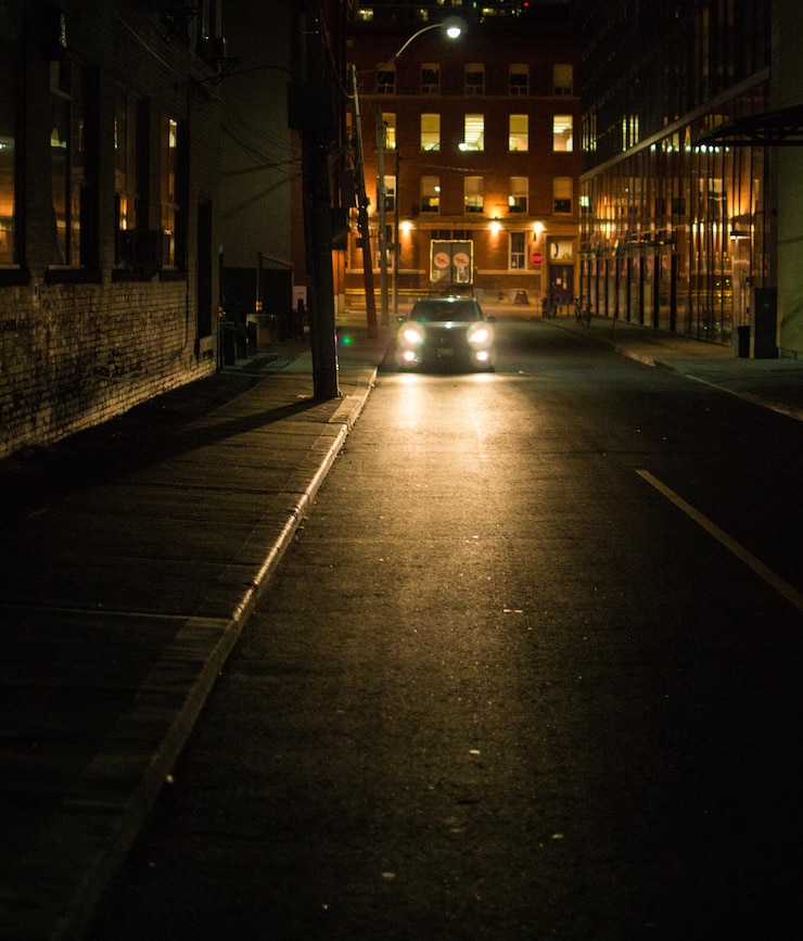Photo lumière de rue éclairée la nuit